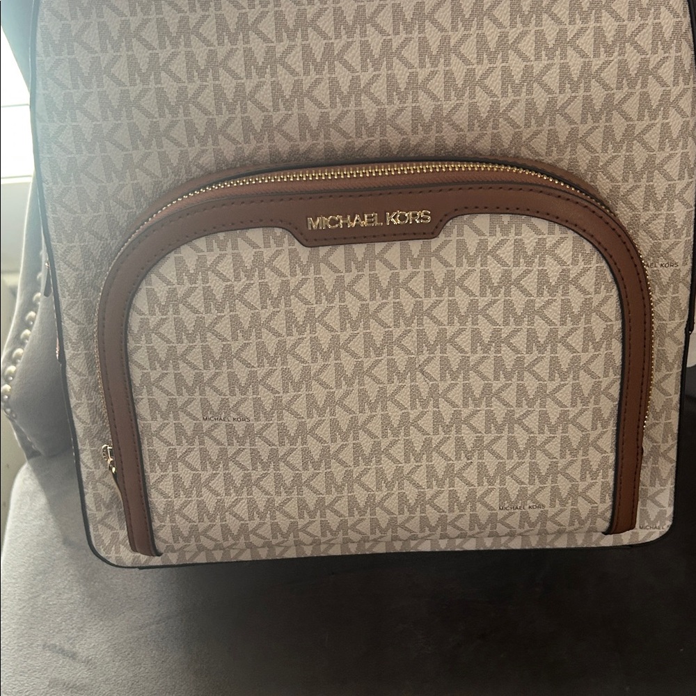 New Michael Kors large backpack - Picture 2 of 9